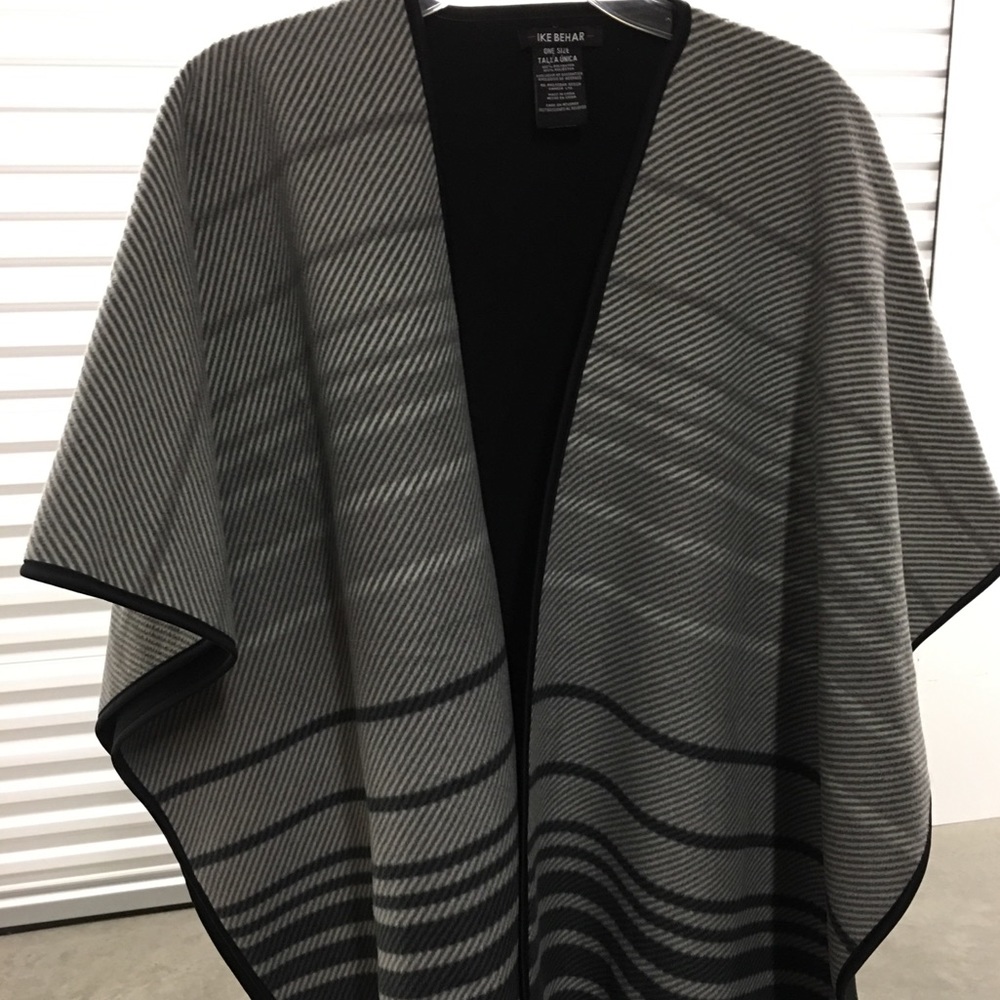 Gray poncho thick sweater